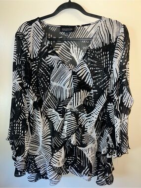 Jones New York Black & White Ruffle V-Neck Printed Blouse